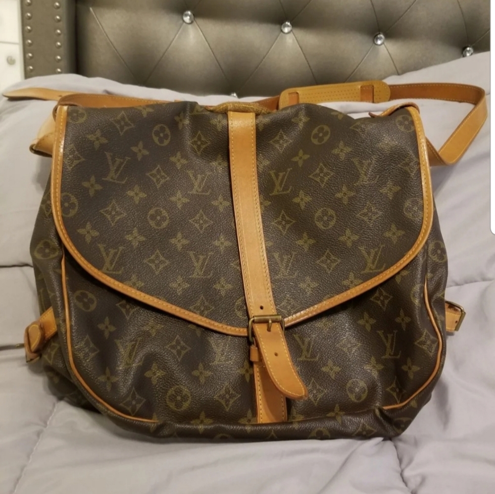 Authentic Louis Vuitton Saumur